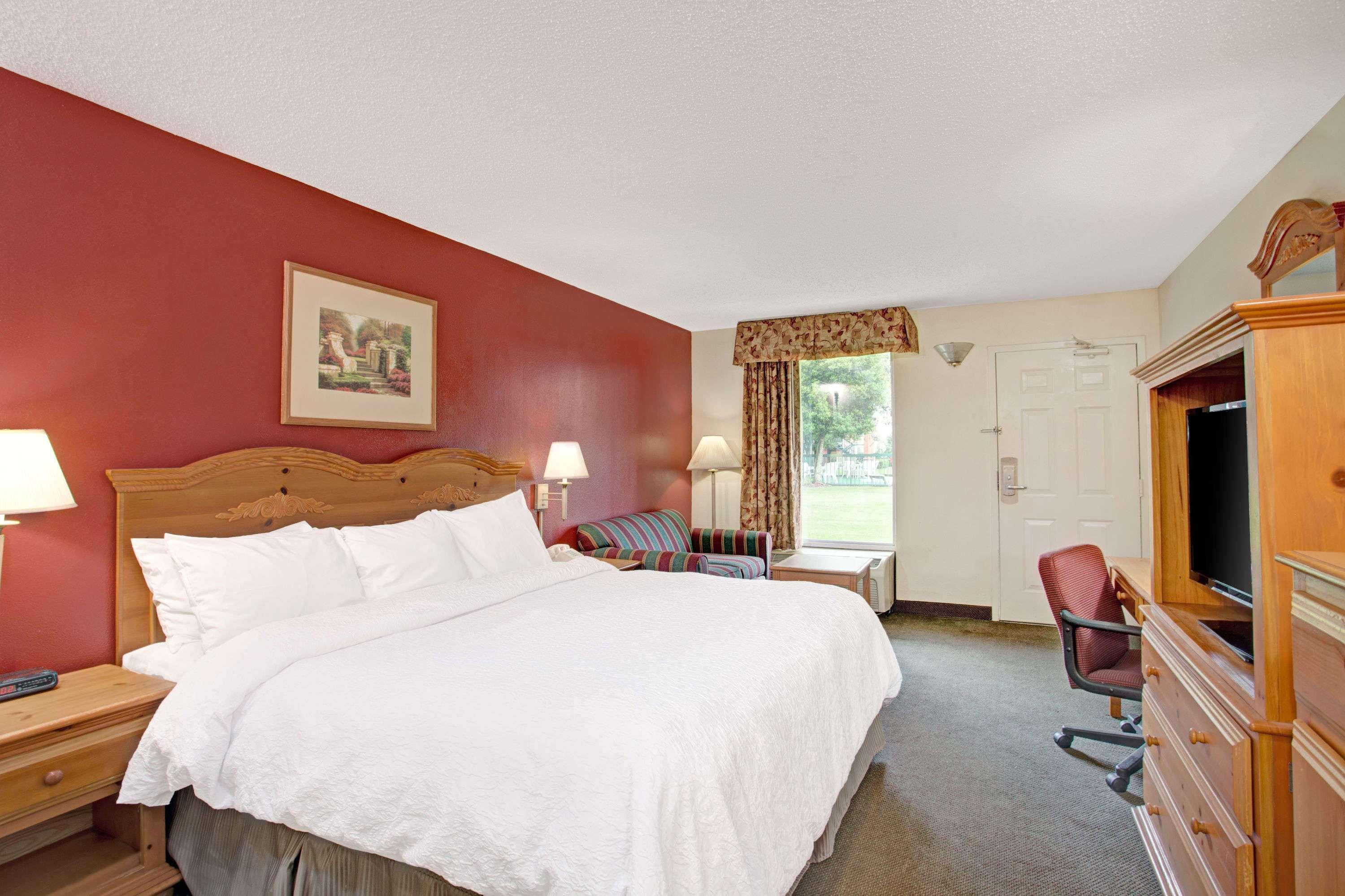 Days Inn & Suites By Wyndham Collierville Germantown Area מראה חיצוני תמונה