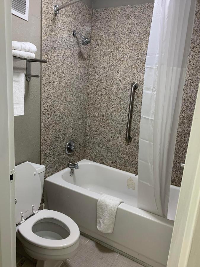 Days Inn & Suites By Wyndham Collierville Germantown Area מראה חיצוני תמונה
